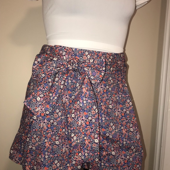 * SOLD * J. Crew Tie-waist Floral Shorts - size 14 - Picture 6 of 9